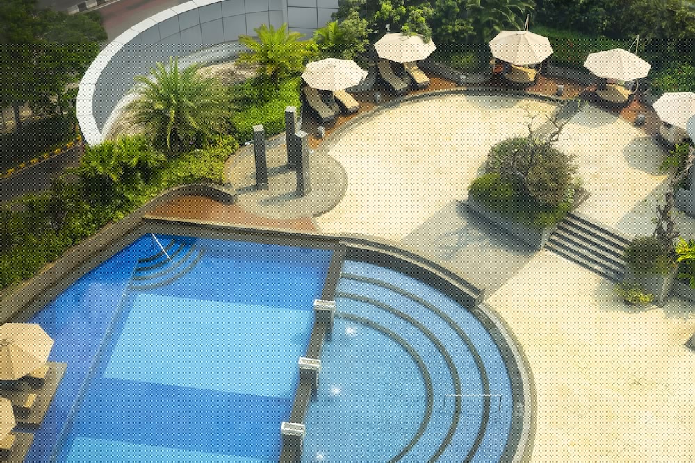 Sheraton Grand Jakarta Gandaria City Hotel 38/52