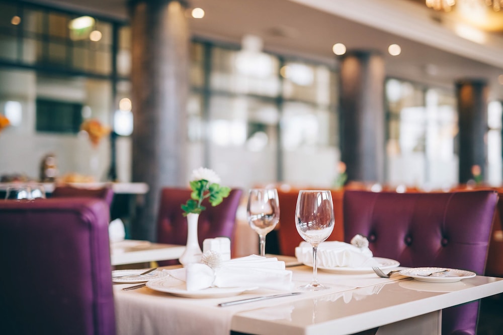 restaurant cafeteria