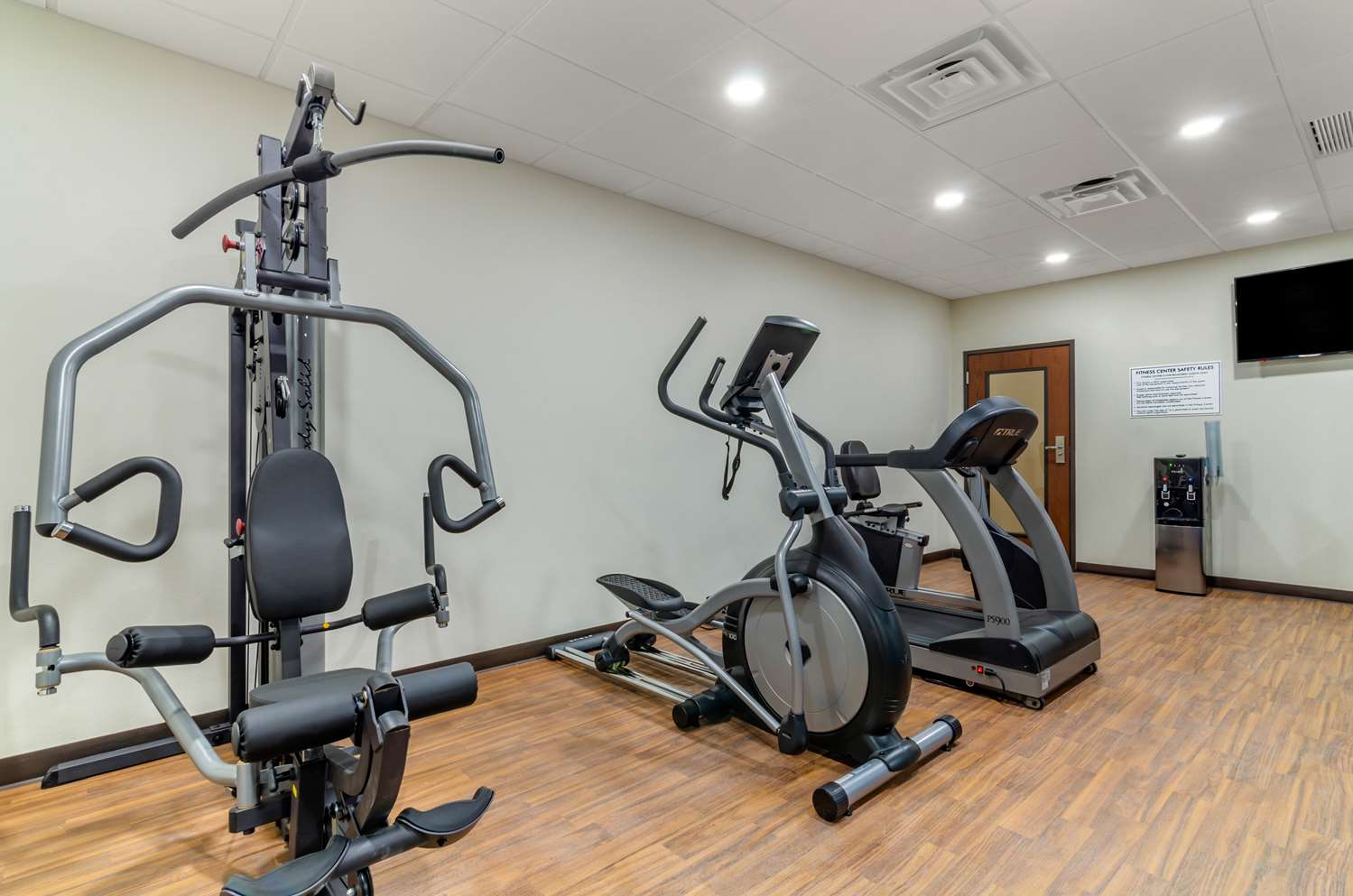 Comfort Inn & Suites Salina North 16/30