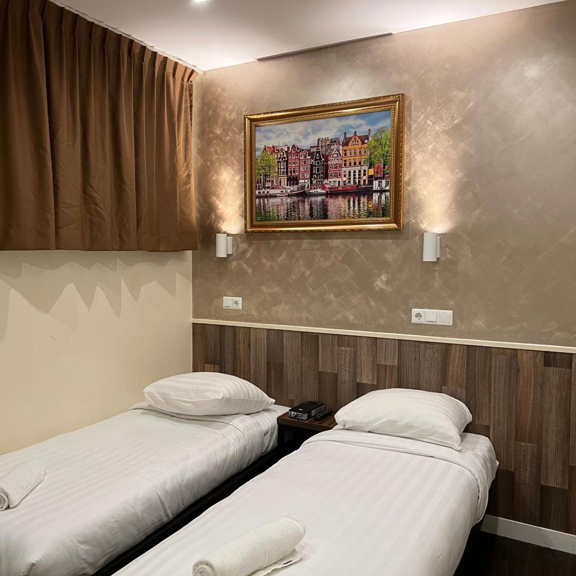 Dam Hotel 30/55