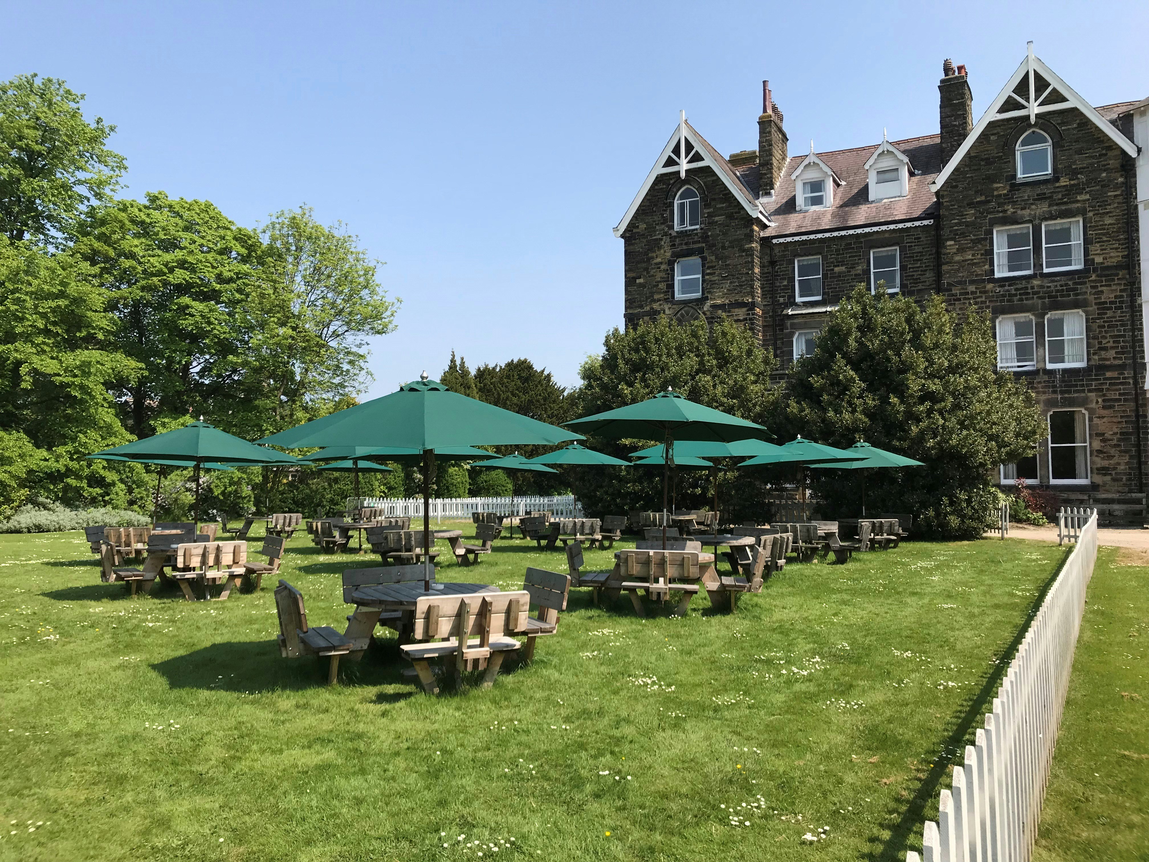 Cairn Hotel 45/50