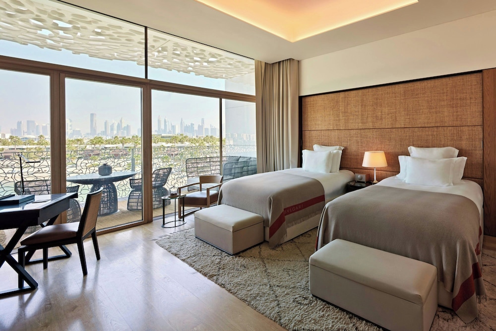 DELUXE, 2 QUEEN BEDS, BEACH VIEW, BALCONY