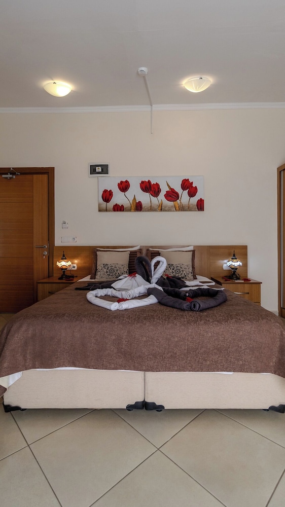 Yakamoz Hotel 6/44