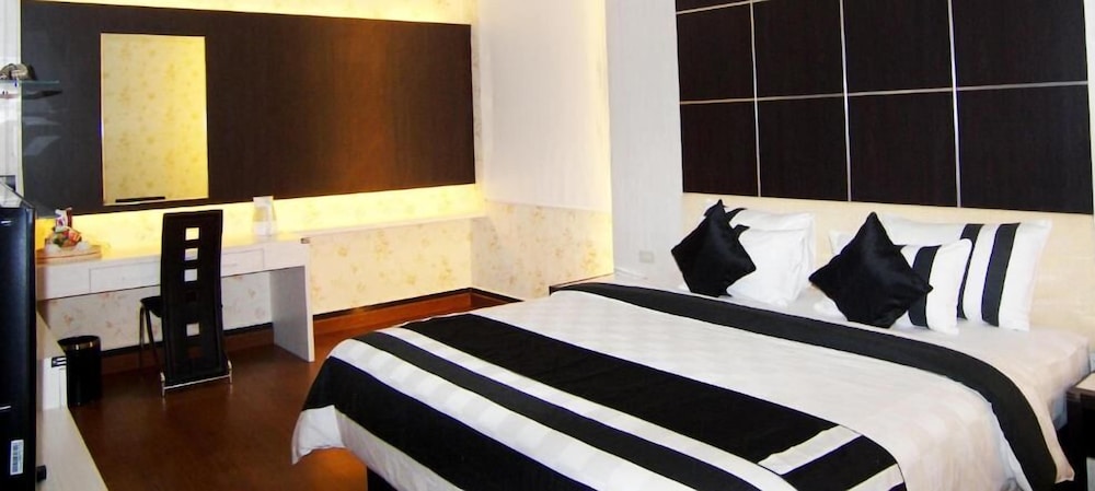 Hotel Harmony In Pontianak 25/62