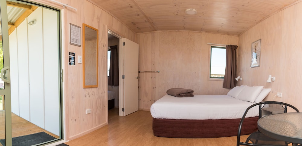 Martinborough Top 10 Holiday Park 17/35