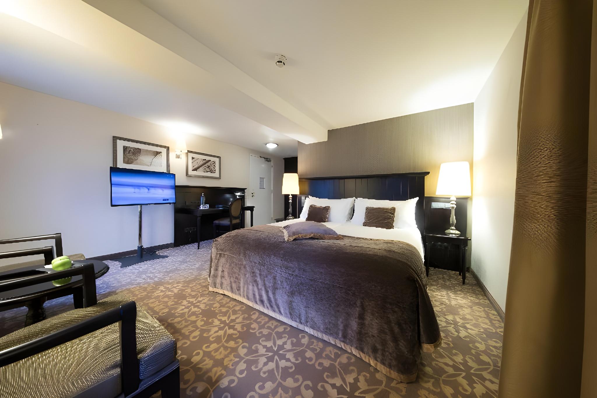 Castle, Double Bed