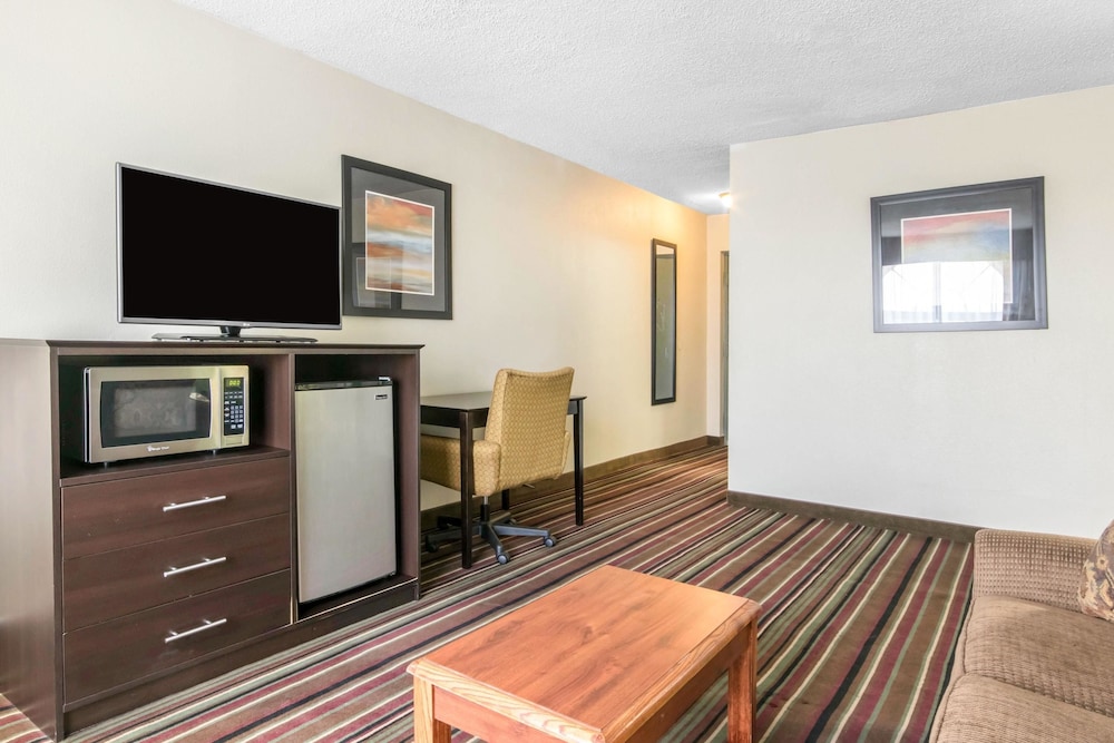 Quality Inn & Suites Horse Cave - Cave City 33/39