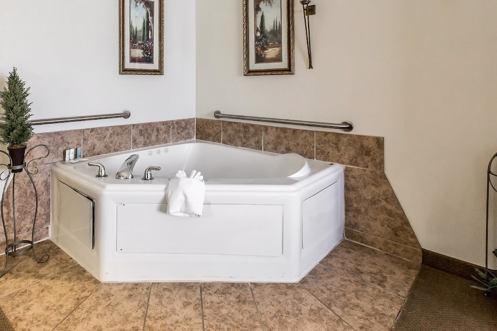 Quality Inn & Suites Guymon East 20/22