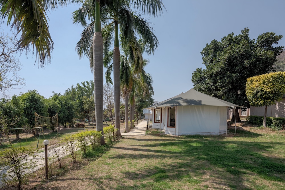 Click Resort Corbett Tiger Den 40/50
