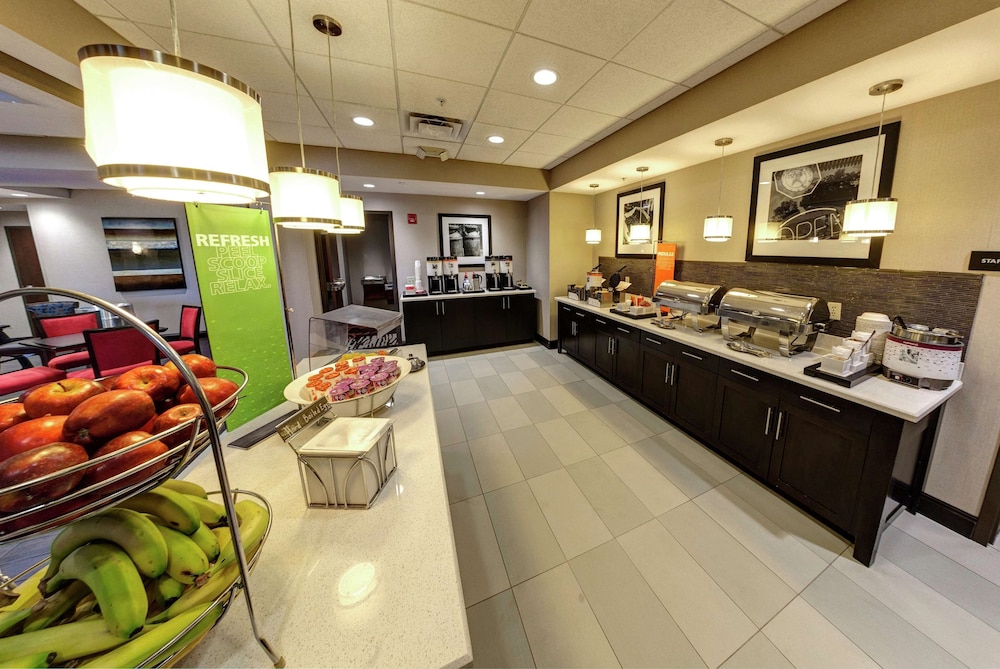 HAMPTON INN NEPTUNE/WALL 45/54