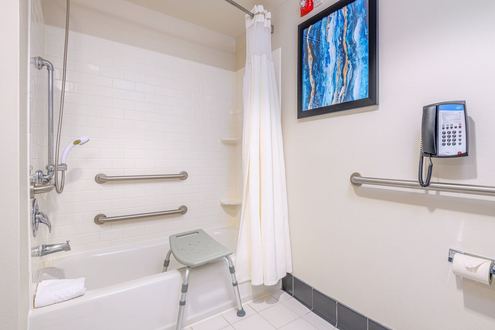 Fairfield Inn Suites Raleigh Durham Airport Brier Creek 5/35