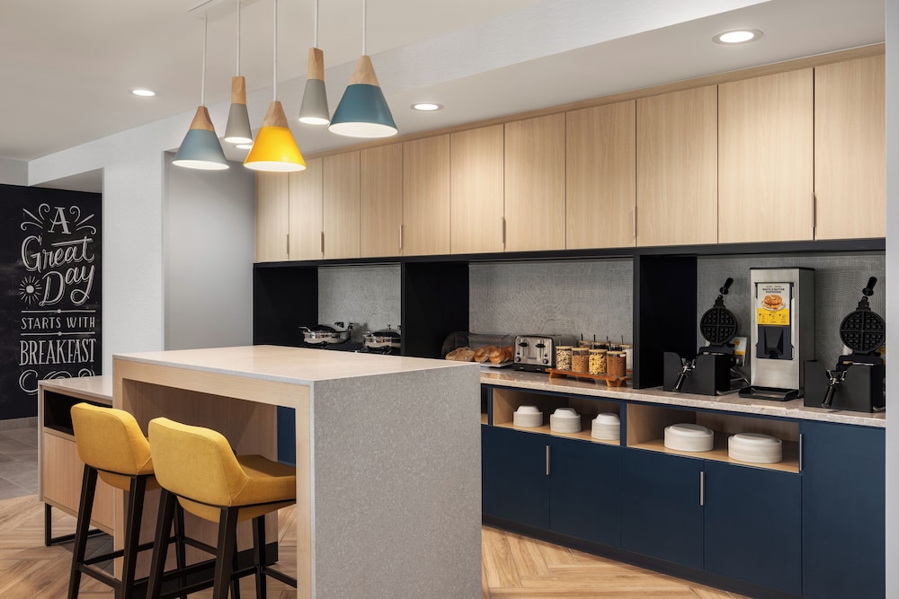 TownePlace Suites by Marriott Hickory 21/32