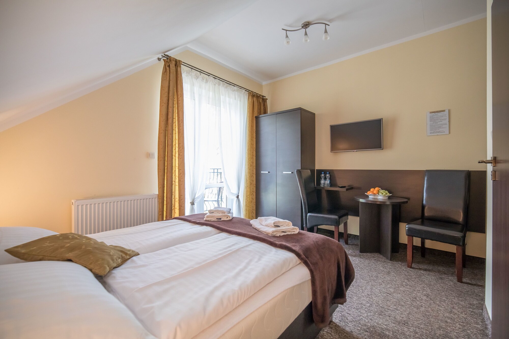 STANDARD, DOUBLE BED