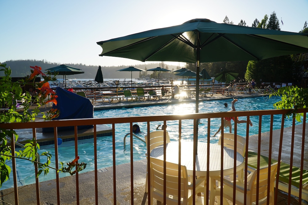 The Pines Resort 5/47