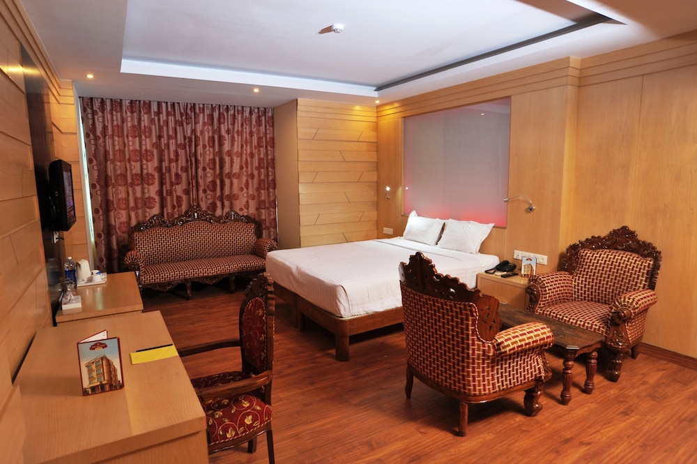 HOTEL EMARALD 17/27