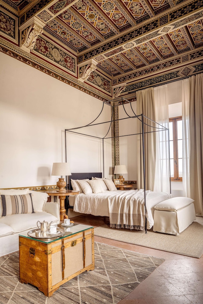 Pietro, Master, Suite, King and Queen Bed
