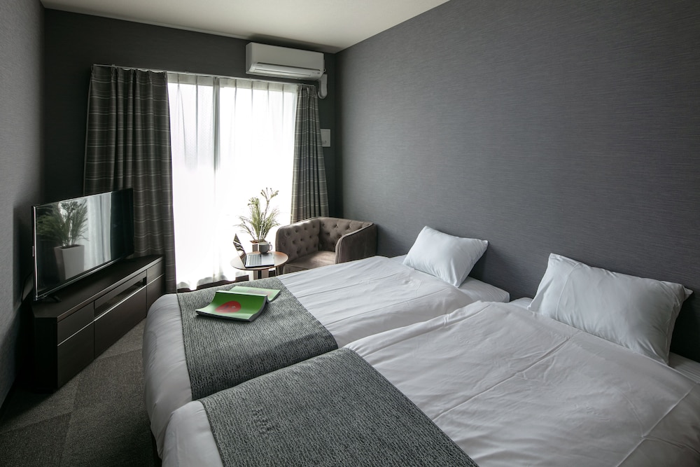 DELUXE, TWIN BEDS