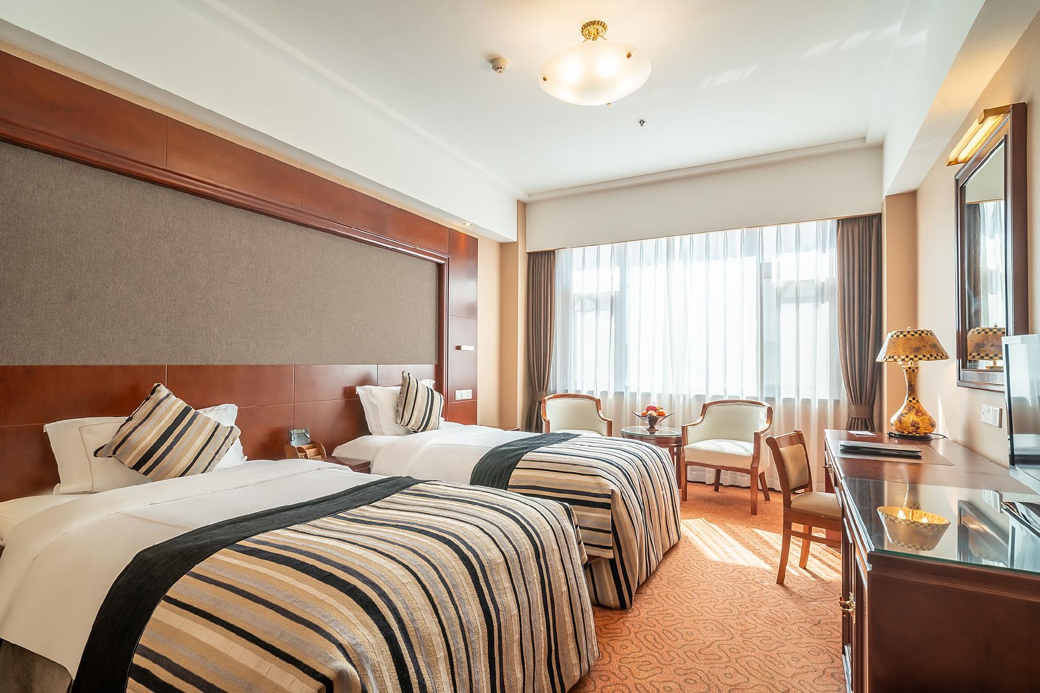 Yantai Golden Gulf Hotel 10/98