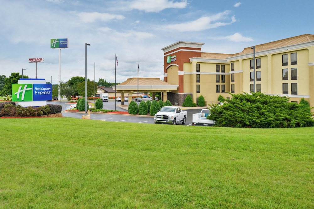 Holiday Inn Express Burlington 68/79
