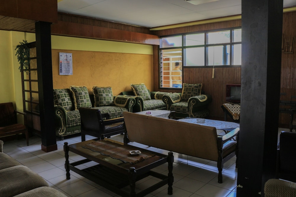 OYO 1710 Hotel Budi Famili 2 Syariah 17/23