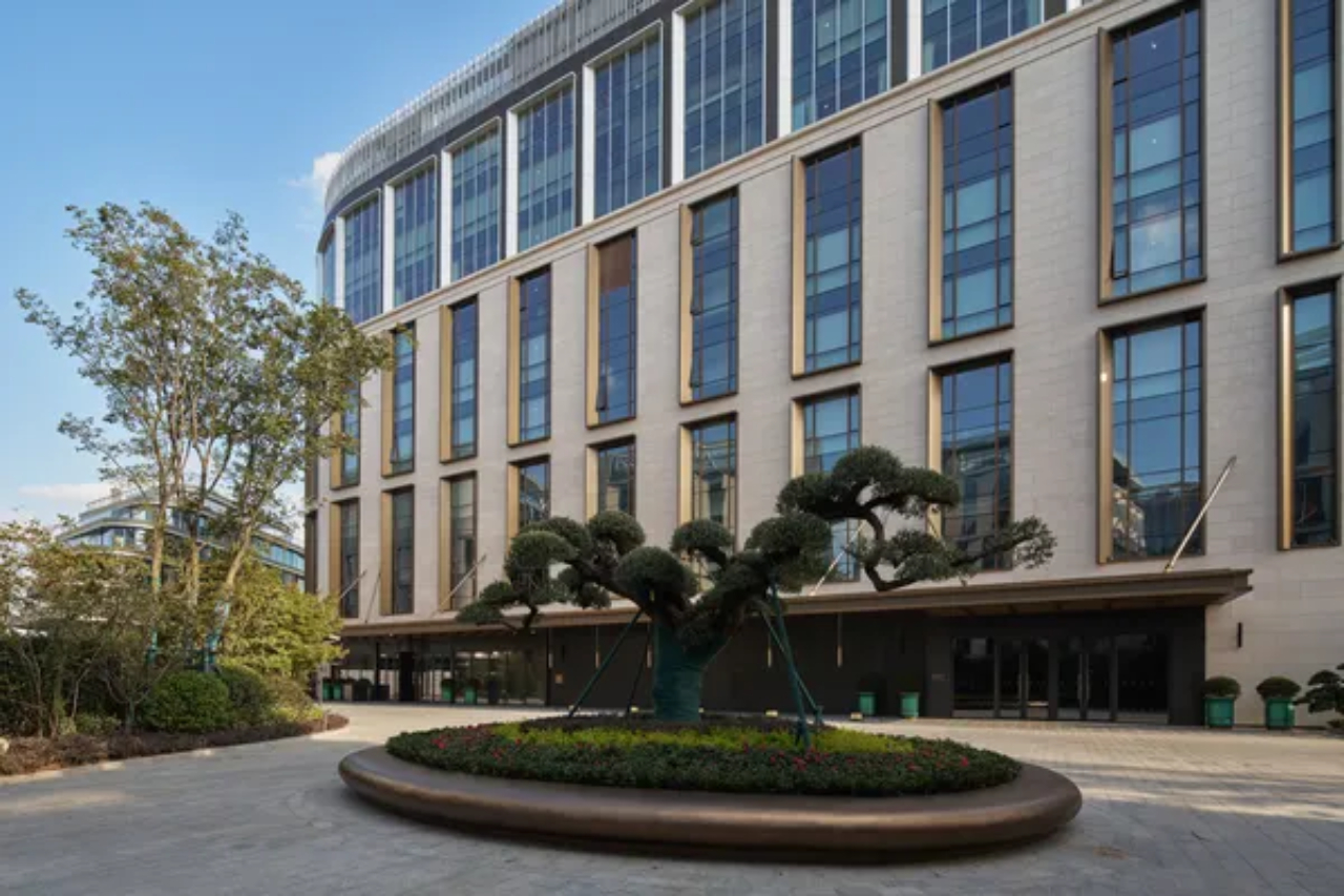 Surya Hotel Shanghai New Hongqiao Center 28/32