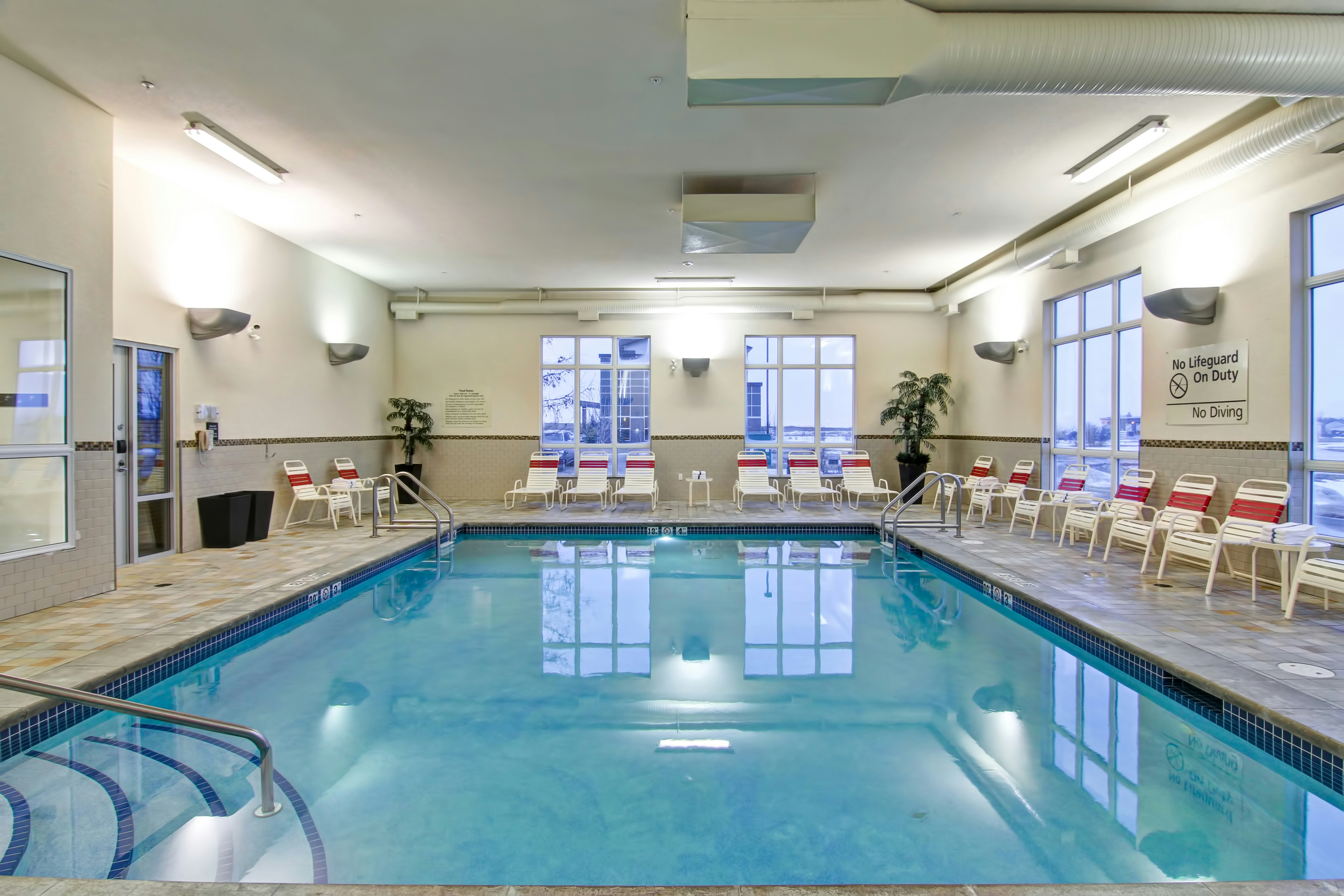 Hampton Inn Suites By Hilton Red Deer 18/38