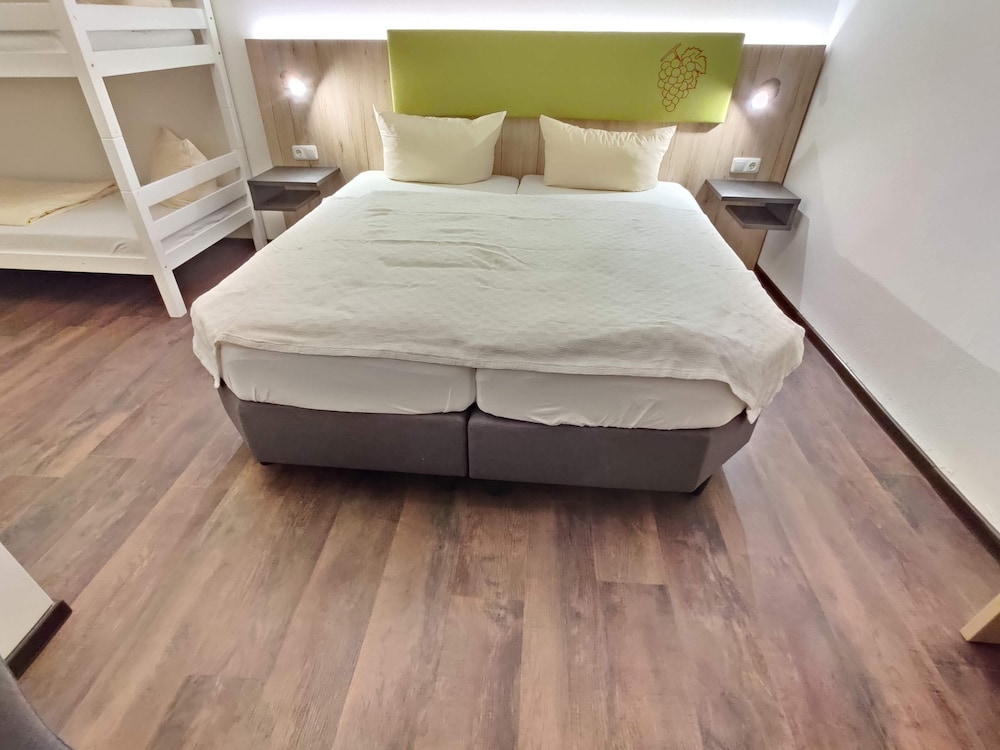 Hotel Goldene Traube 24/50