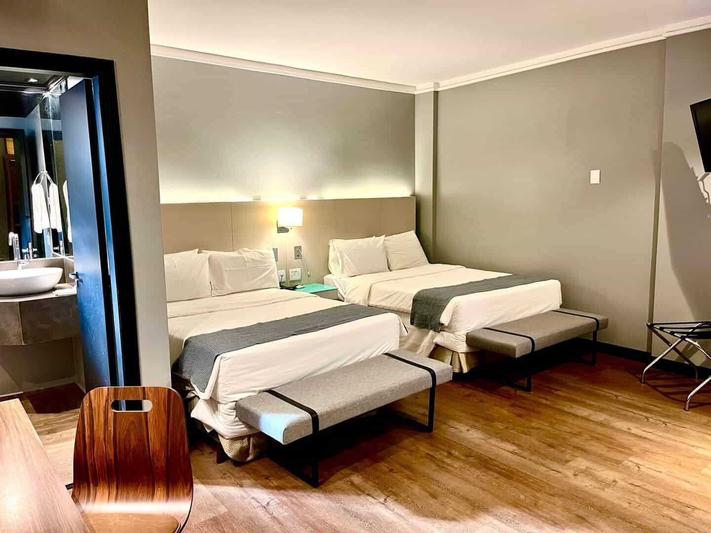 غرفة قياسية بسريرين، Oasis Plaza 3/6