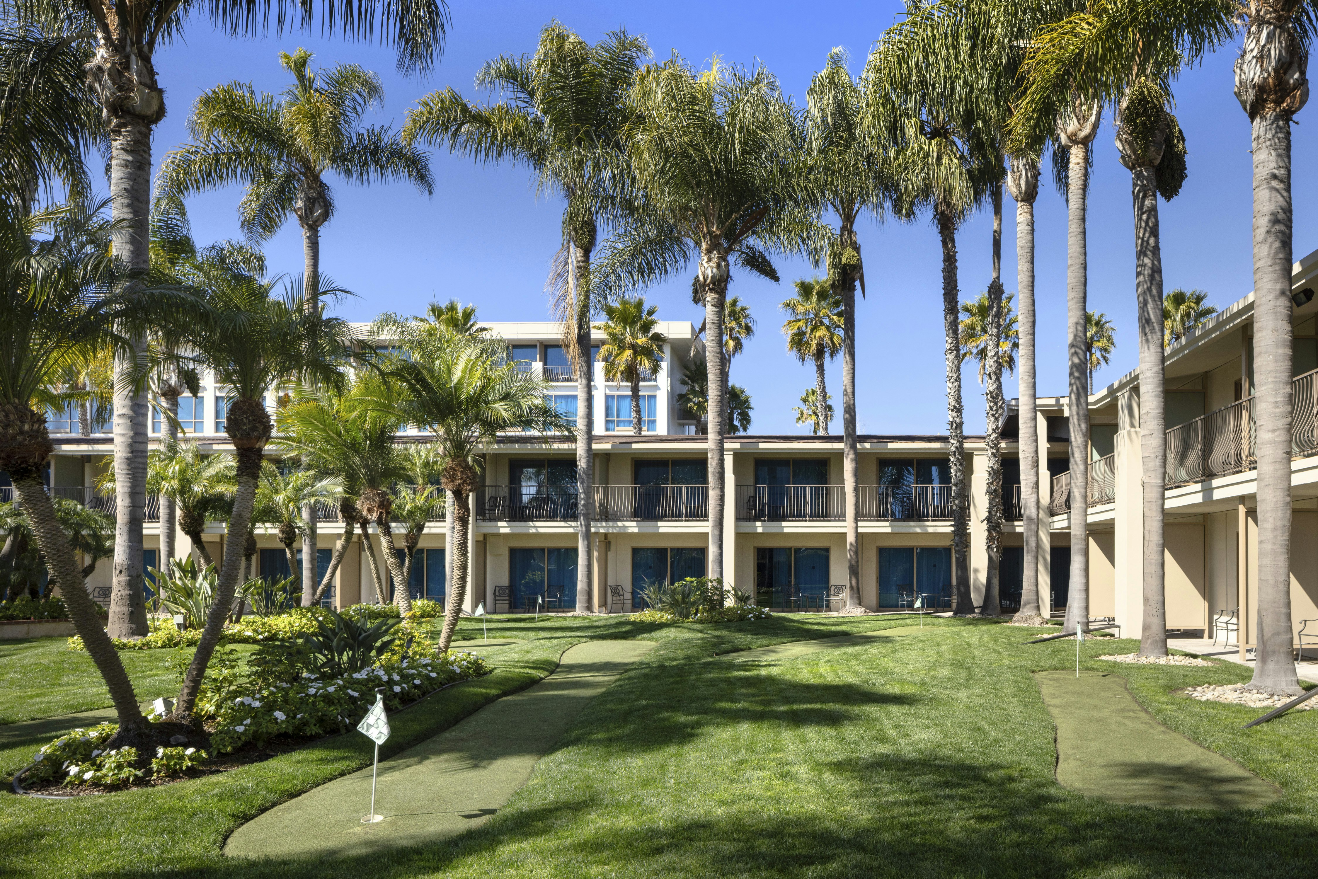 DoubleTree by Hilton San Diego Bayside 38/40