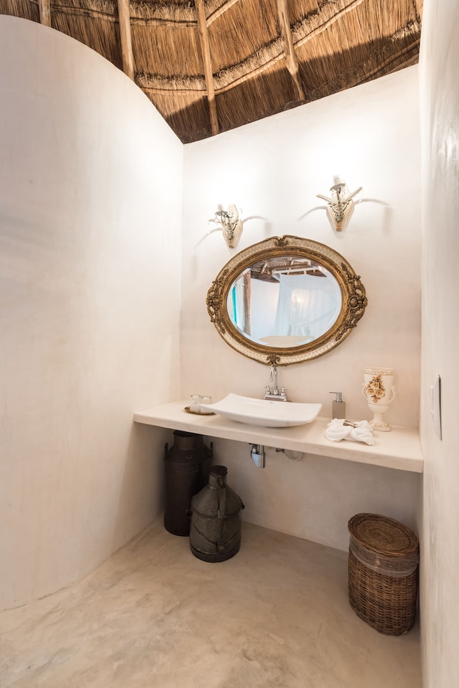 Cormoran Hotel Boutique & Cenote 48/48