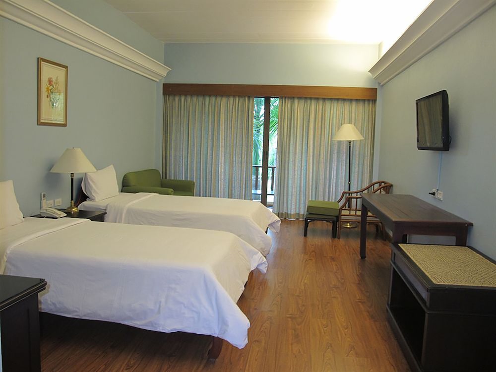 Mae Pim Resort Hotel 23/56