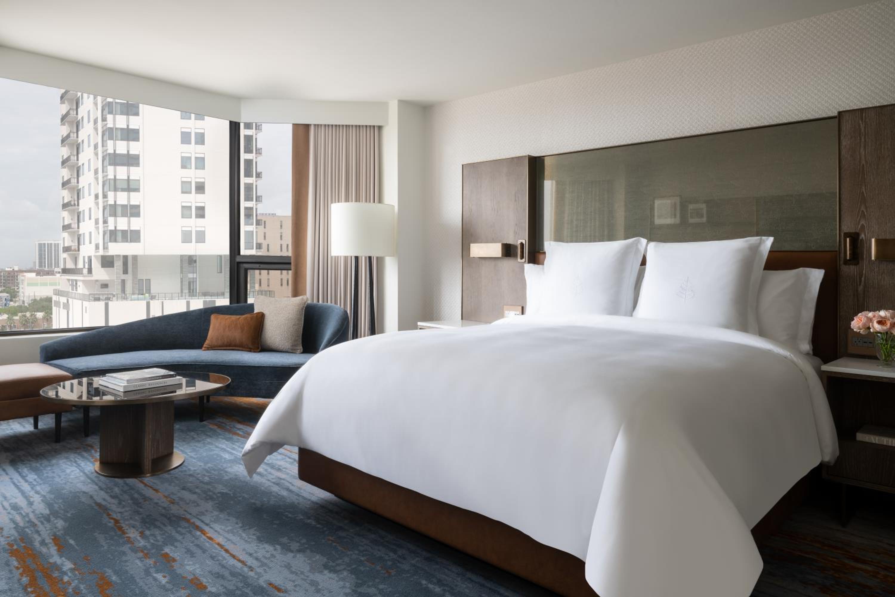 Ambassador, Suite, Accessible