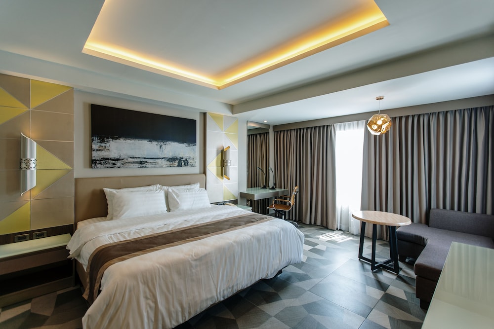 SUPERIOR, KING BED