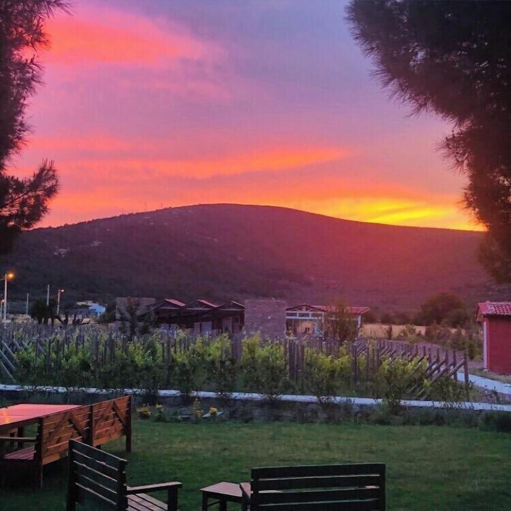ION Village Urla 10/13