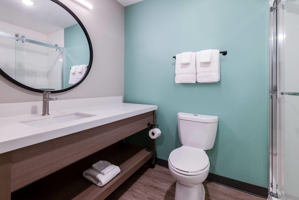 ECHO Suites Extended Stay By Wyndham Naples 82/86
