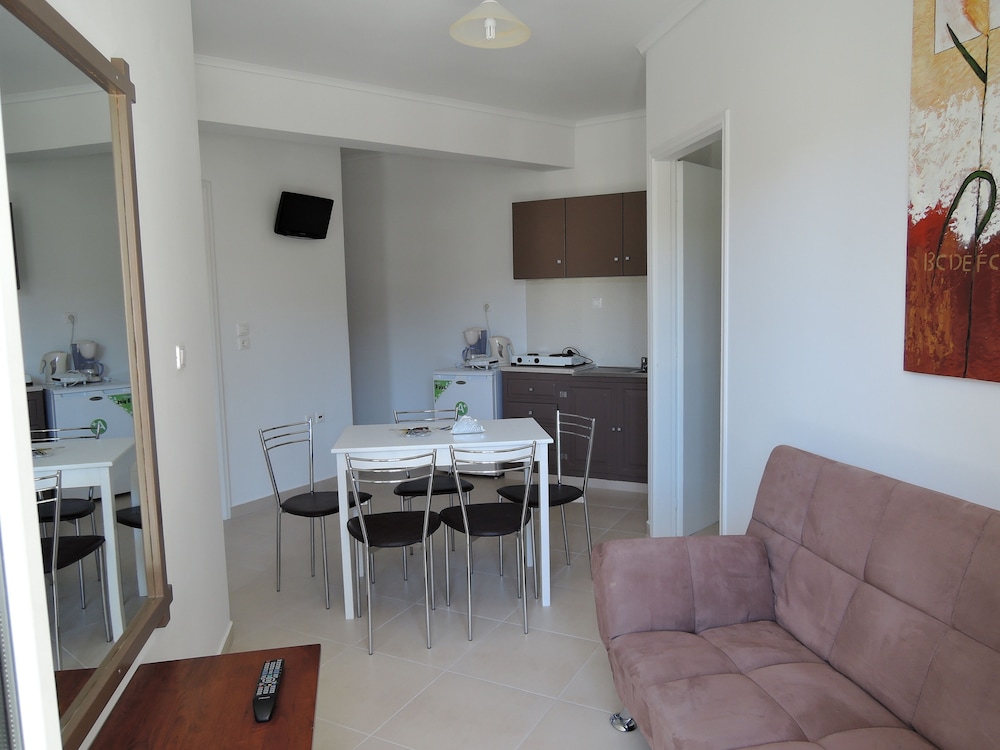 Fantasia Hotel Apartments 20/46