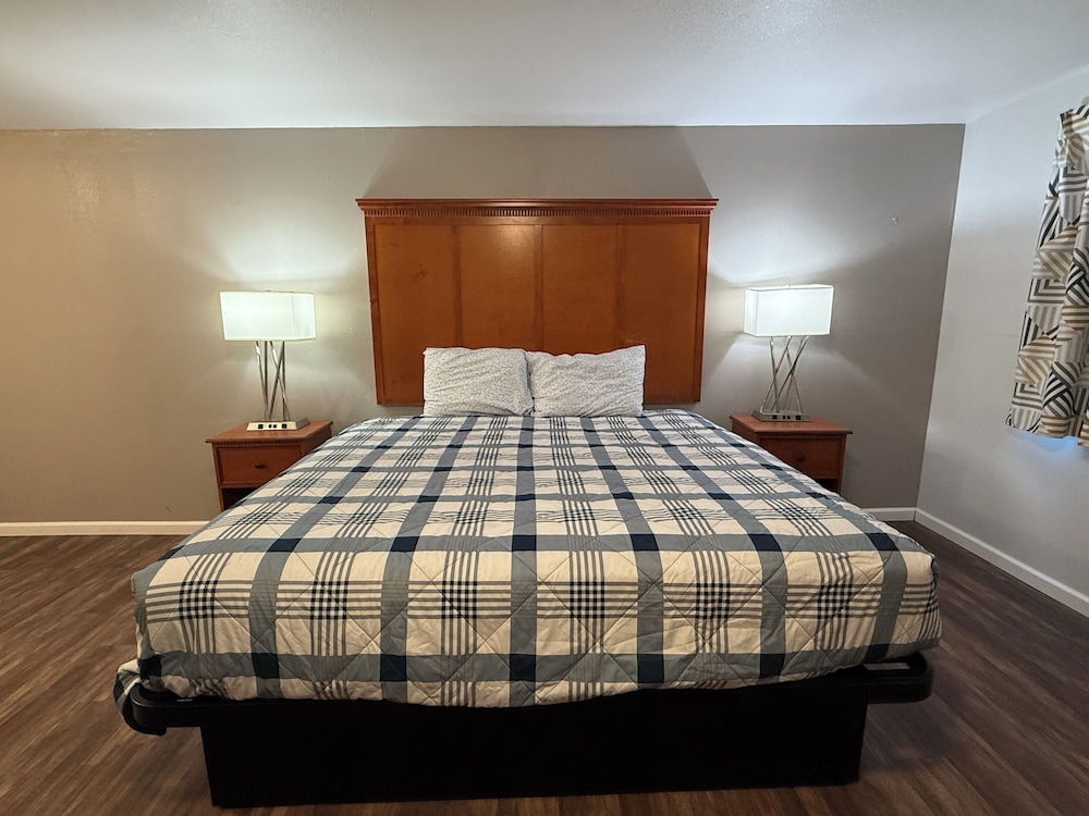 Budget Inn Bend by OYO 20/44