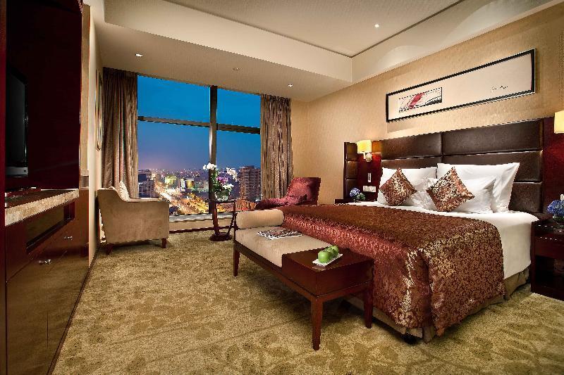 Wyndham, Deluxe, Executive, Suite, King Bed