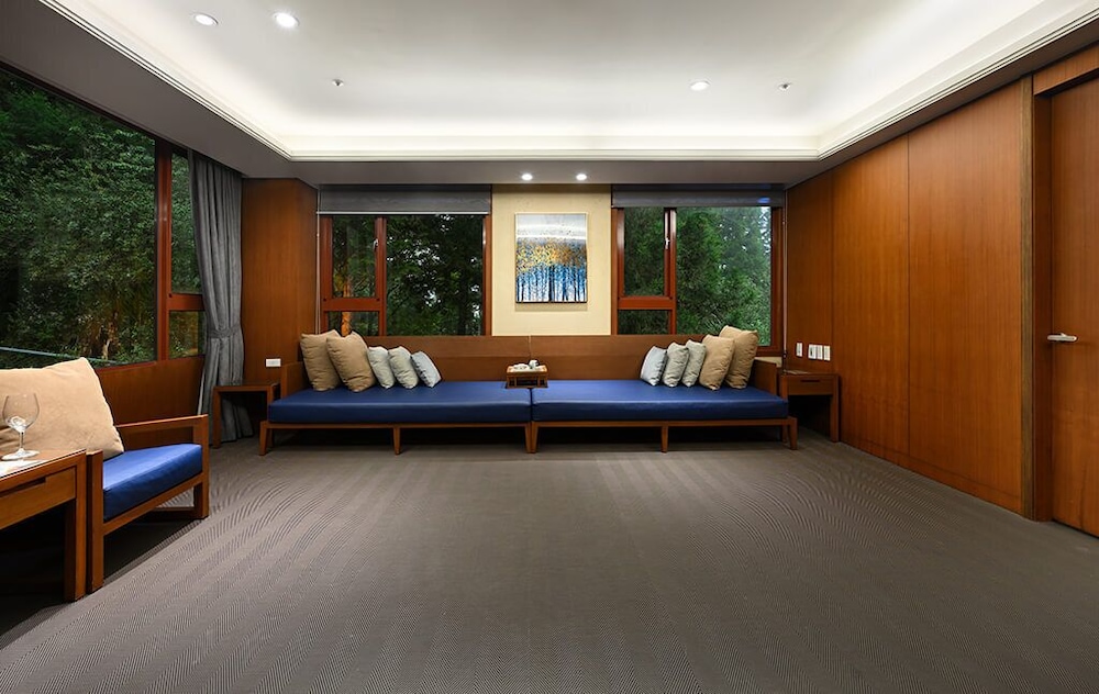 Alishan House 22/50