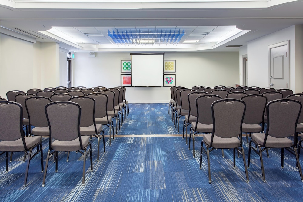 Holiday Inn Express & Suites Mississauga-Toronto Southwest, an IHG Hotel 61/71