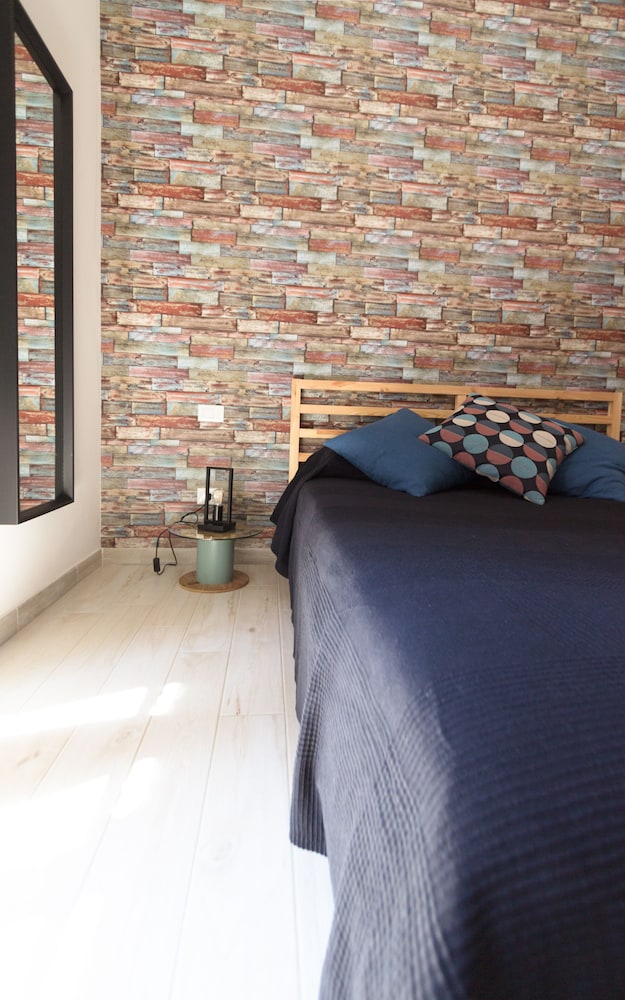 DESIGN, QUEEN BED