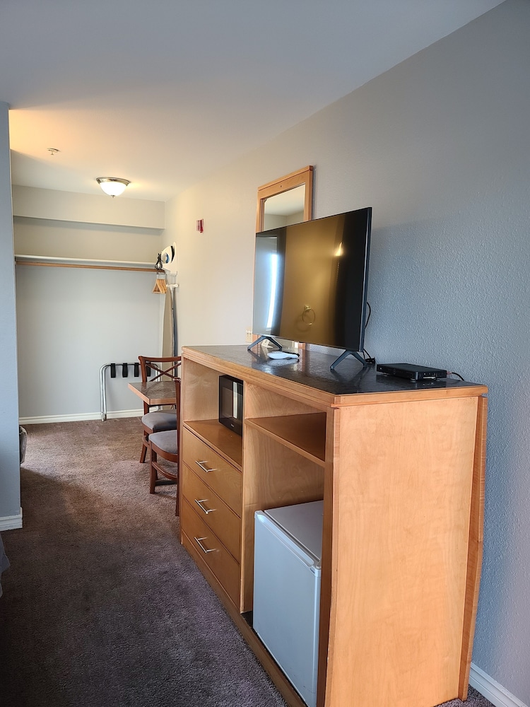 Tulip Inn 2/32