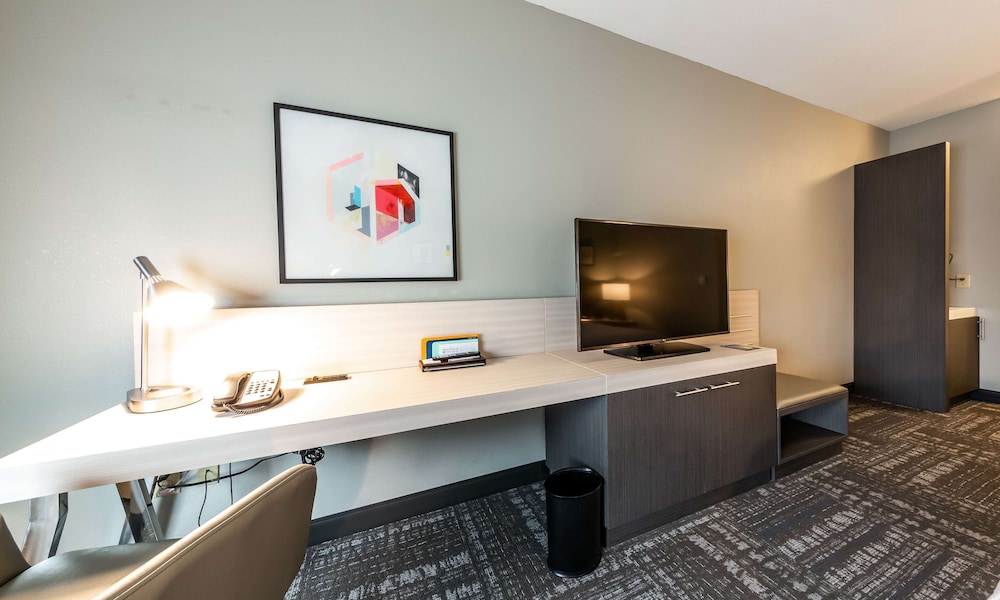 Hilton Garden Inn Beaumont, TX 33/39