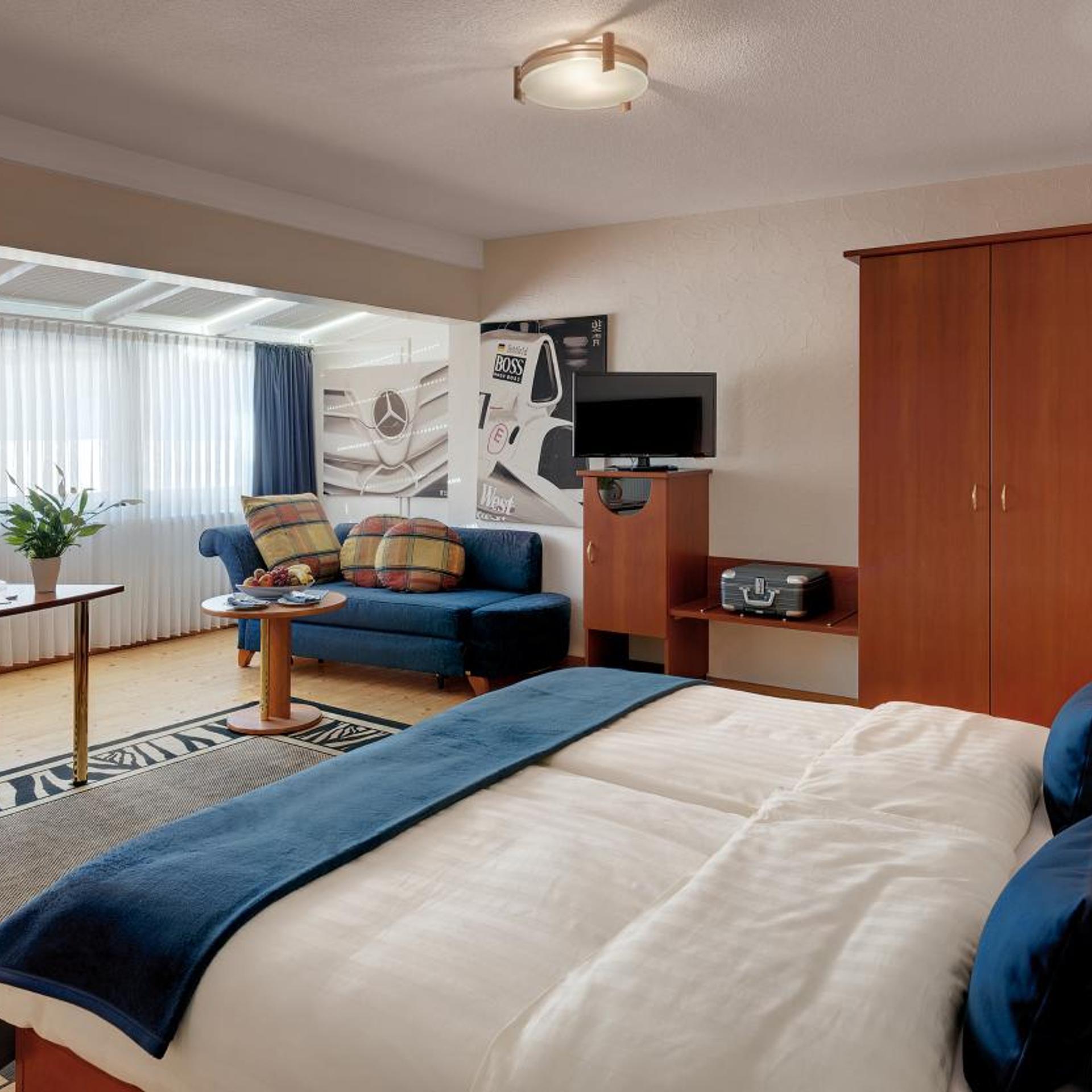 Motorsport Hotel 13/27
