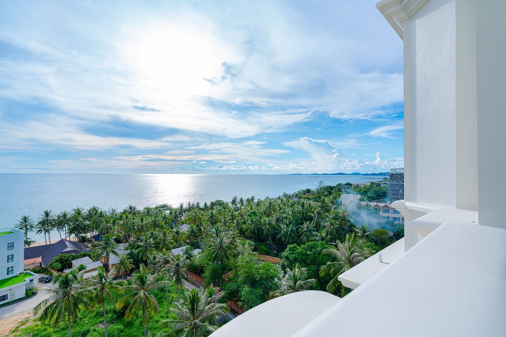 AVS Hotel Phu Quoc 44/50