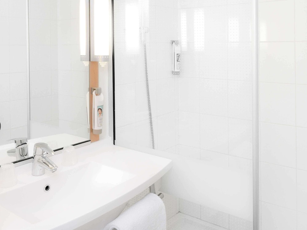 Ibis Caen Centre 72/72