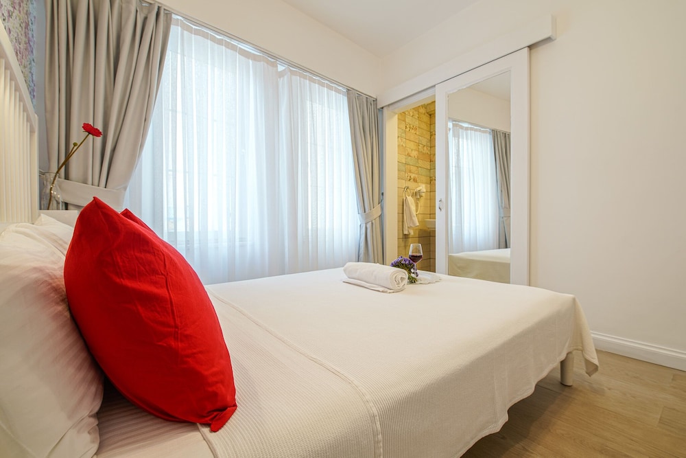 Gelincik Hotel 9/20