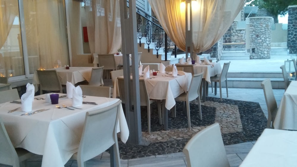 Antinea Suites and Spa 48/75