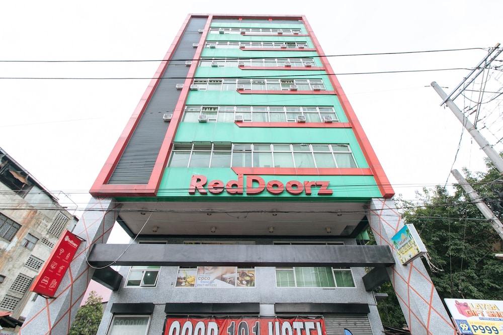 RedDoorz near Quiapo Church Manila 1/21