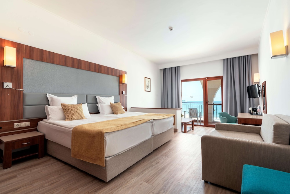My Favorite Club, Superior, Double Bed, Sea View
